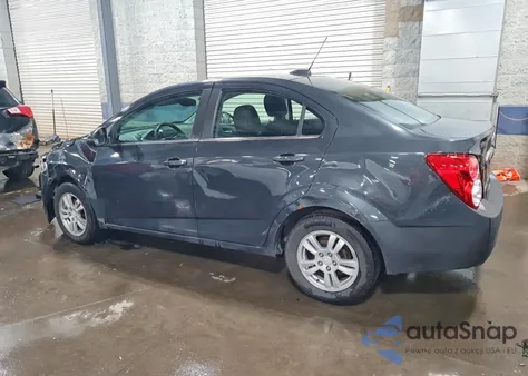 2015 Chevrolet Sonic Lt z USA, uszkodzony, nr VIN 1G1JC5SB4F4185929